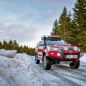 SUMMIT SAHARA SUITS HILUX 5-18