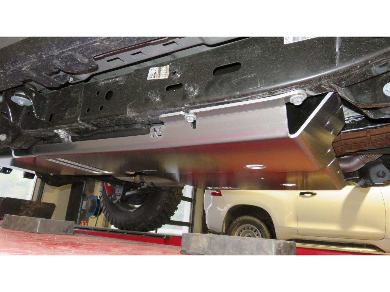 Ski de protection en aluminium de 8mm boîte de tranfert et réservoir pour Jeep Wrangler JL 2.0L Essence 3 portes N4-Offroad – Image 3