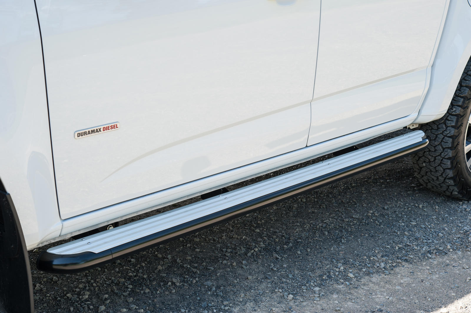 SUMMIT S-STEP 16ON SC DC 4WD COL-DMAX REQ 4448310-20-30-40 – Image 3