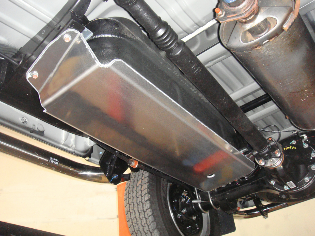 Ski de protection de réservoir en aluminium de 6mm pour Ford Ranger II et BT50 2006-2011 N4-Offroad – Image 3