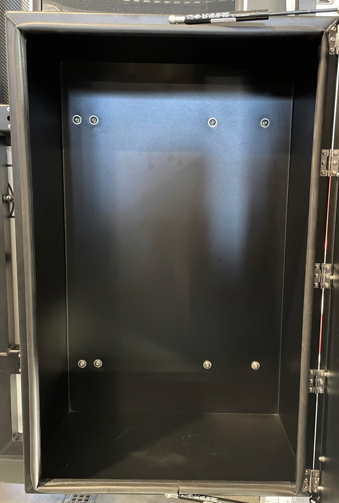 Coffre en aluminium pour le porte tout N4-PR3000 sur Mercedes Sprinter W907 N4-Offroad – Image 3