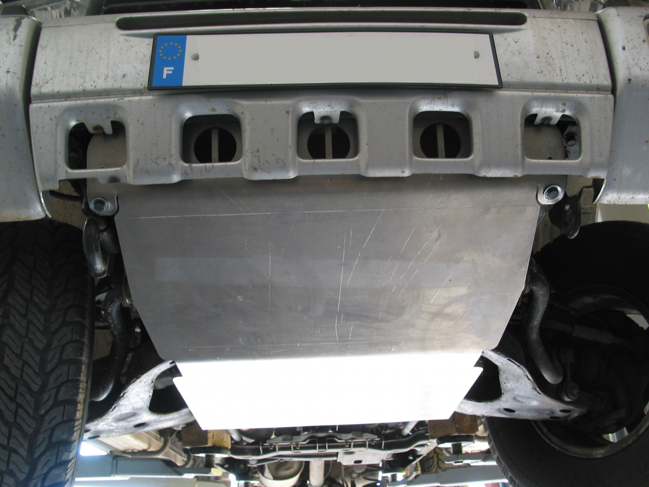 Ski de protection avant en aluminium de 8mm pour Mitsubishi Pajero V2 V4 1991-2003 N4-Offroad – Image 3