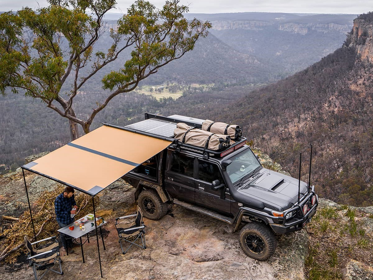 ARB ALUM AWN W-LIGHT 2500 BLK INCLUDES LIGHT INSTALLED-BLACK – Image 3