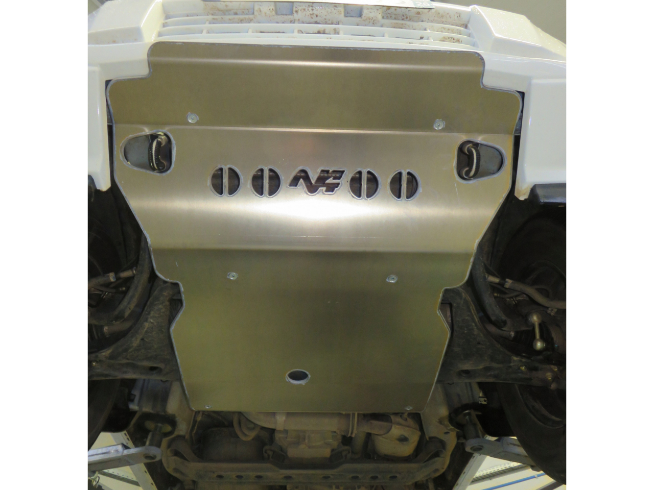 Ski de protection avant en aluminium de 8mm pour Mitsubishi Pajero IV après 2007 N4-Offroad – Image 4