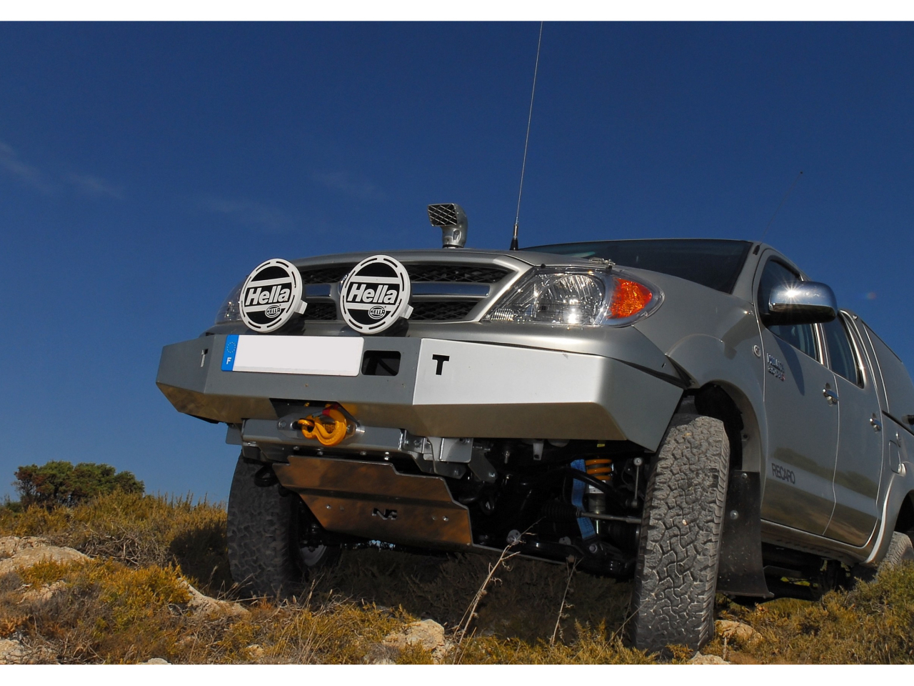 Ski de protection avant en aluminium de 8mm pour Toyota Hilux Vigo N4-Offroad – Image 6