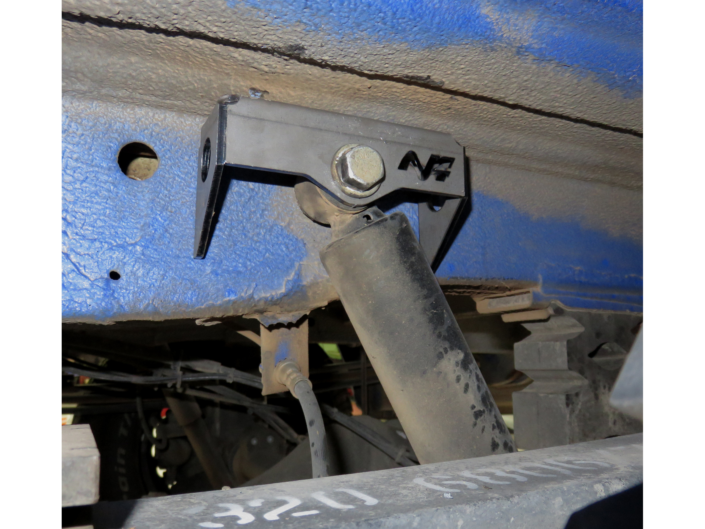 Kit de renforts d'ancrages suprieur d'amortisseur arrire pour Mercedes Sprinter 4x4 W906 W907ÊN4-Offroad – Image 3