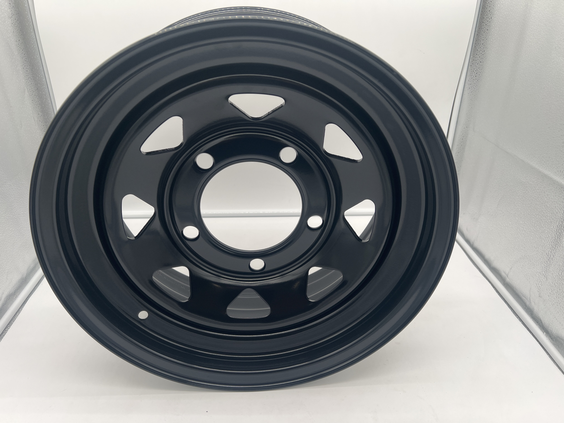 Jante acier Triangular noire 7x16 5x165.1 ET11 CB125 Land Rover – Image 6