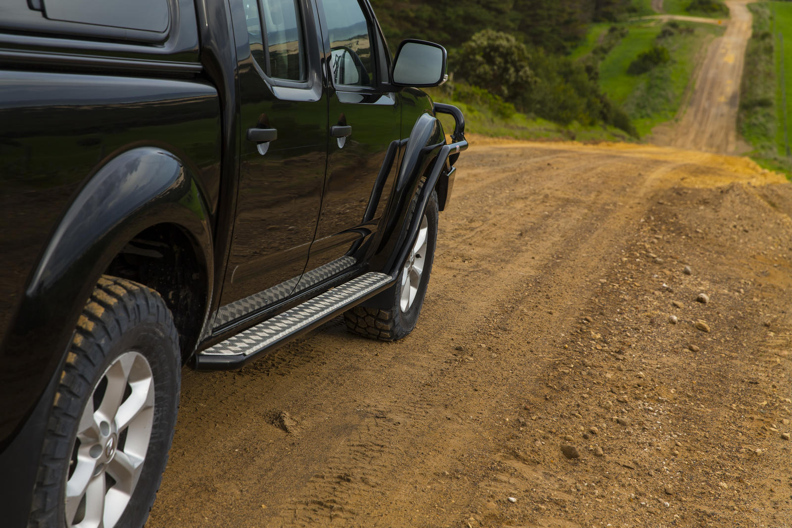 Protections ARB latérales Nissan D40 – Image 2