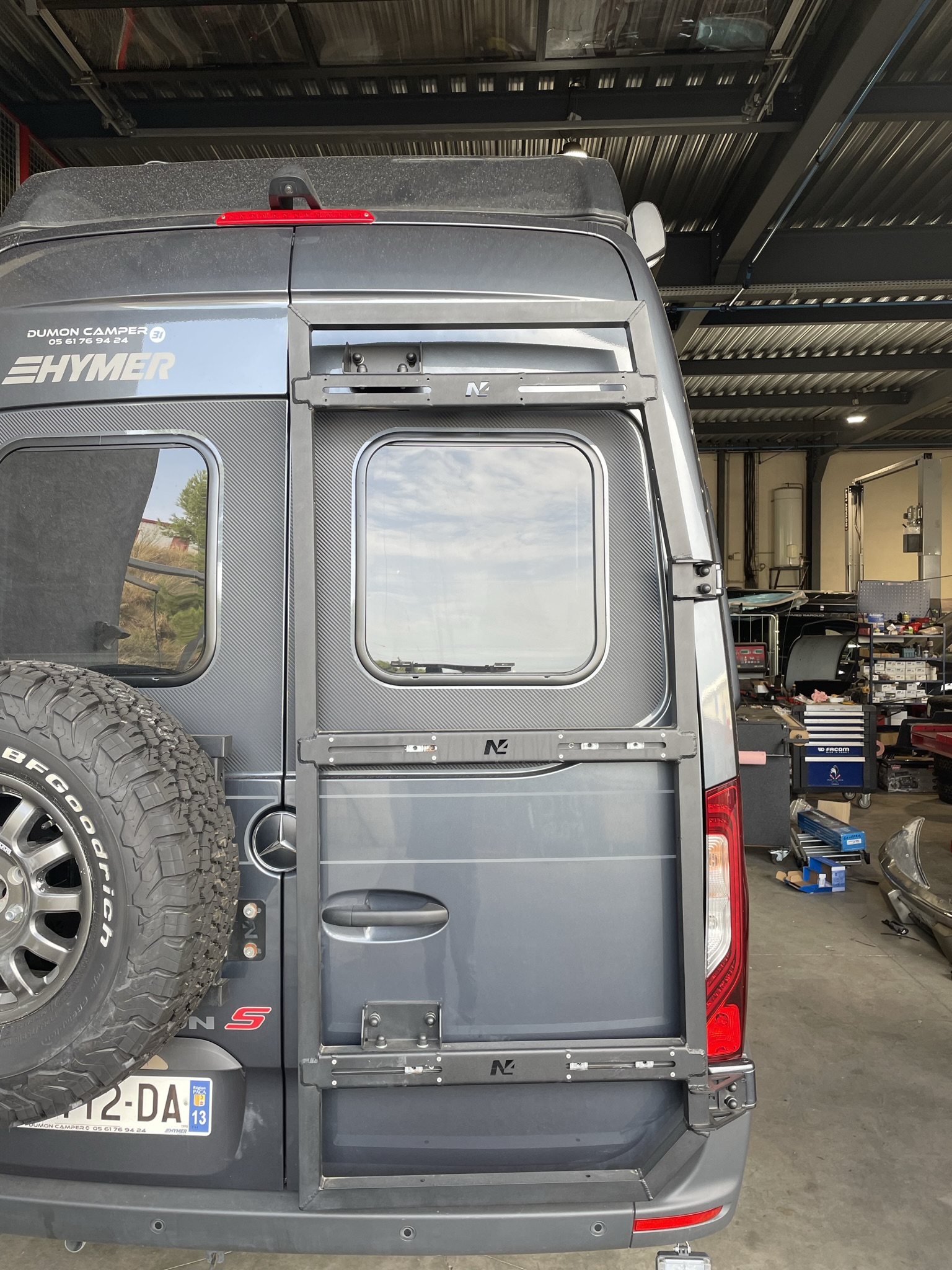 Porte tout en aluminium sur porte arrière droite pour Mercedes Sprinter W907 N4-Offroad – Image 3