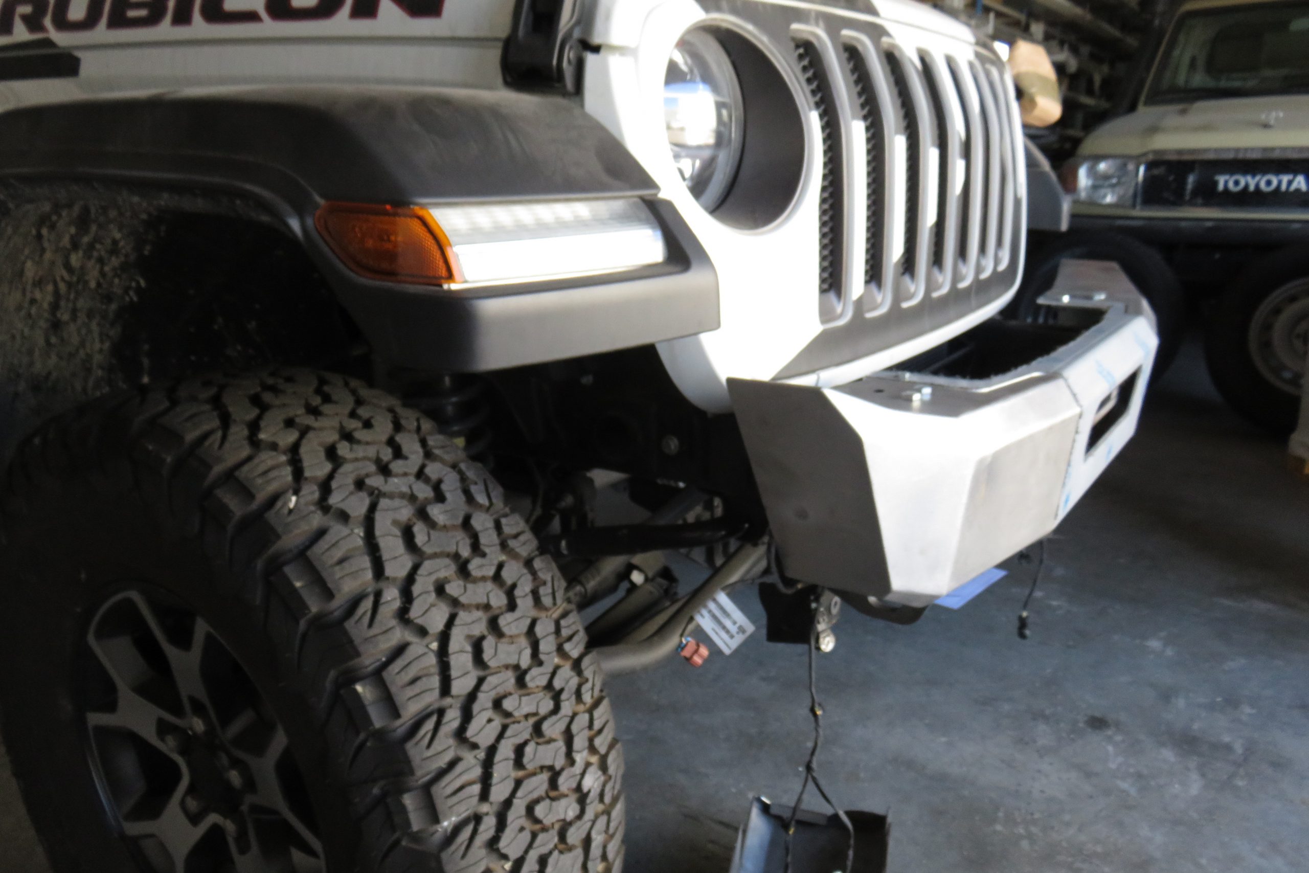 Pare-chocs avant acier Wrangler JL platine treuil intégrée banane courte N4-Offroad – Image 3