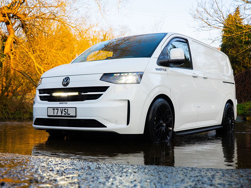 KIT MONTAGE LINEAR 18 CALANDRE VW T7 2025+