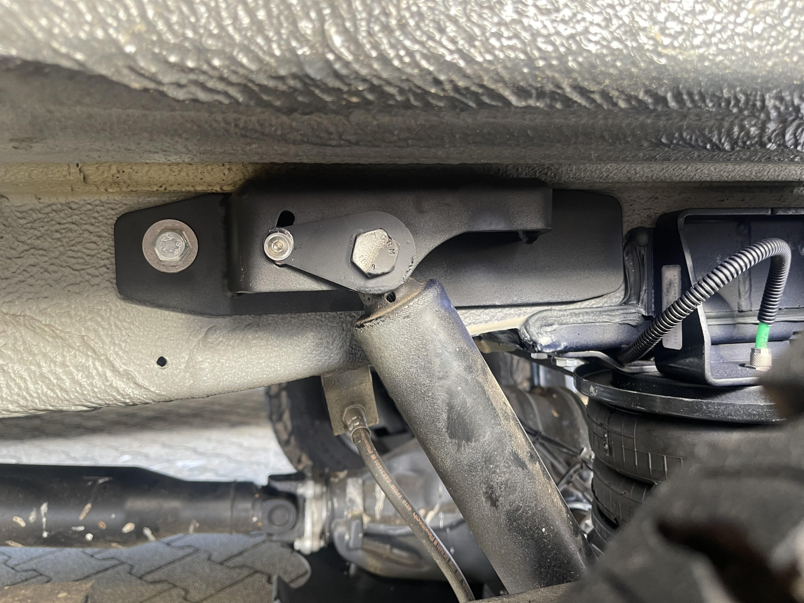 Renfort ancrage amortisseur arrière Sprinter